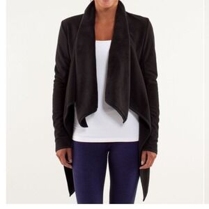 Lululemon Jacket Sweater Womens Size 8 Black Fleece Wrap‎ Yoga